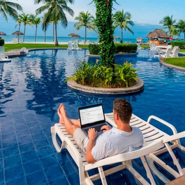 El auge del workation: la apuesta de Grand Decameron Panama por el bienestar y la productividad