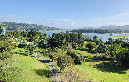 Vistas del hotel hacia el lago Gatún